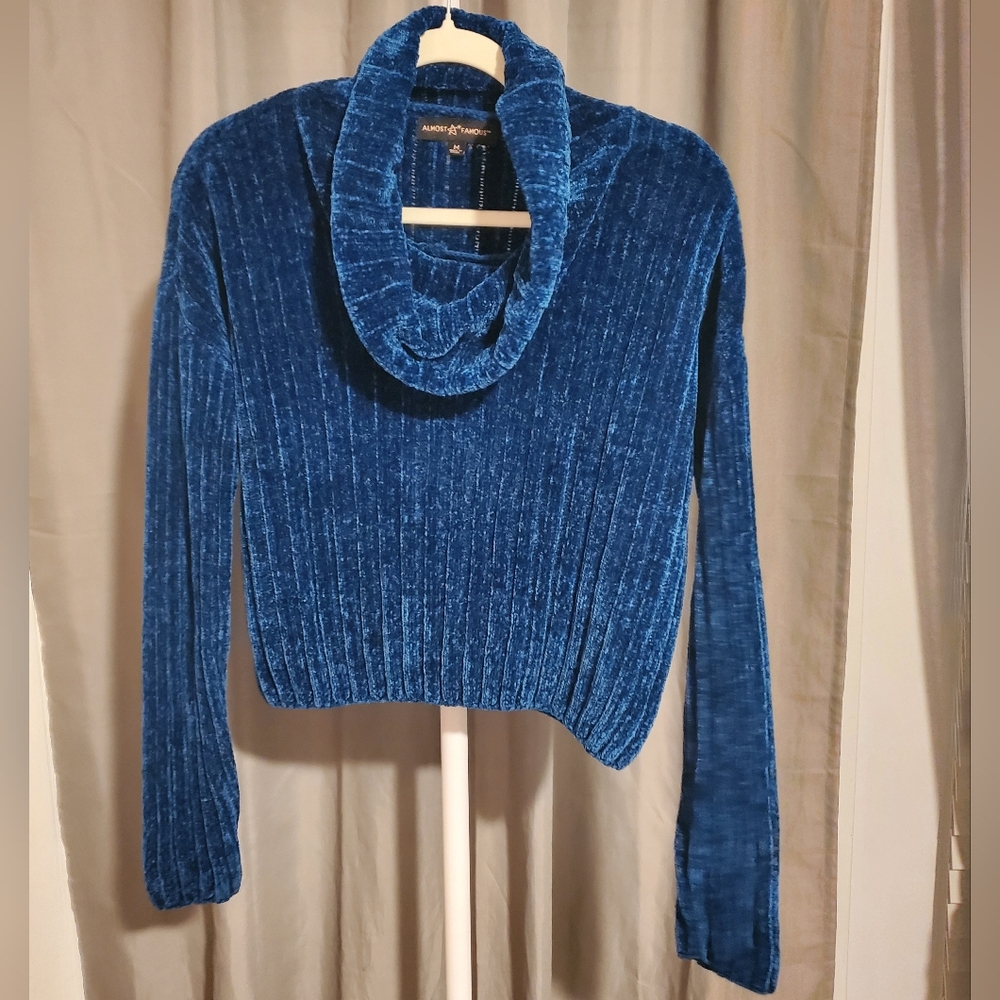 Almost Famous Chenille Cropped Sweater